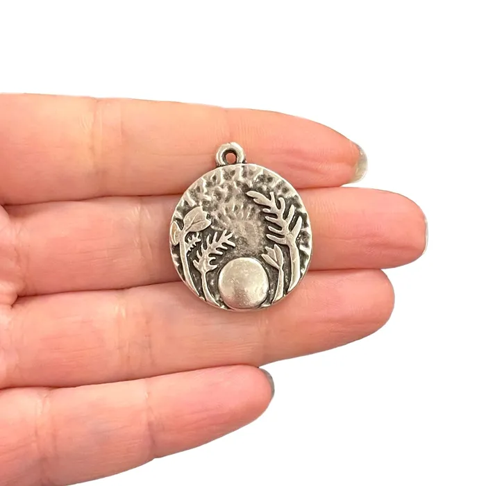 Necklaces Peppy Beads Antique Silver Plated Tropical Full Moon Pendant