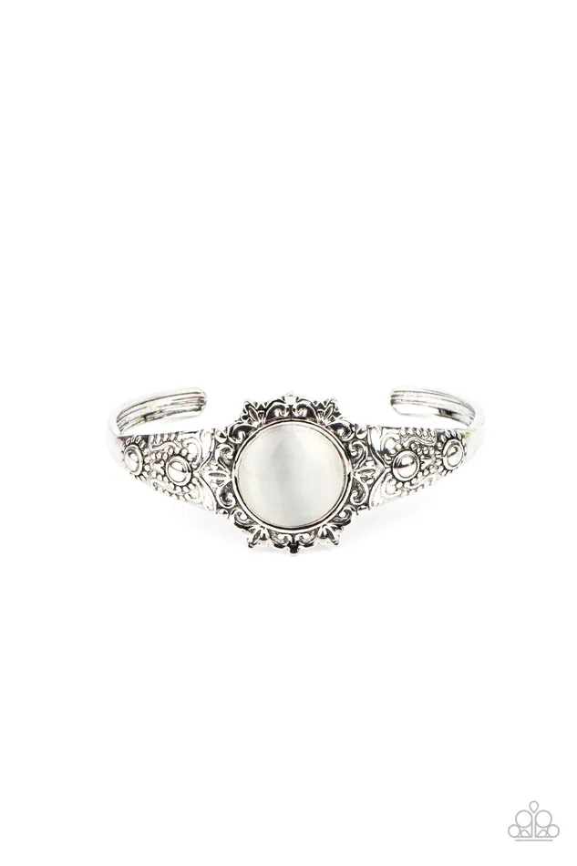 Rings Paparazzi Accessories Extravagantly Enchanting White