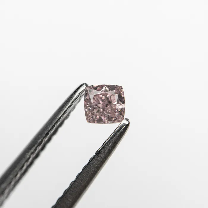 Earrings Misfit Diamonds 020ct 316x306x213mm GIA SI2 Fancy Pink Cushion Brilliant 2409901