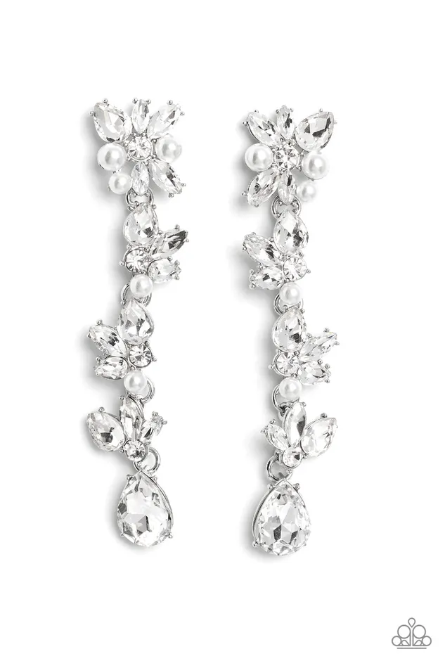Earrings Paparazzi Jewelry Paparazzi Earring LIGHT at the Opera White