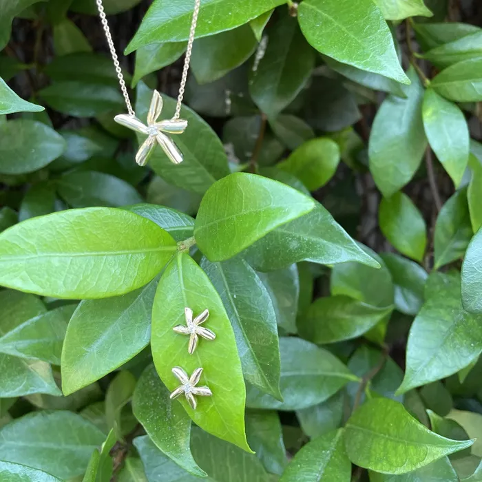 Mini Collection Necklaces Diamond 14K Yellow Gold Star Jasmine Pendant Necklace