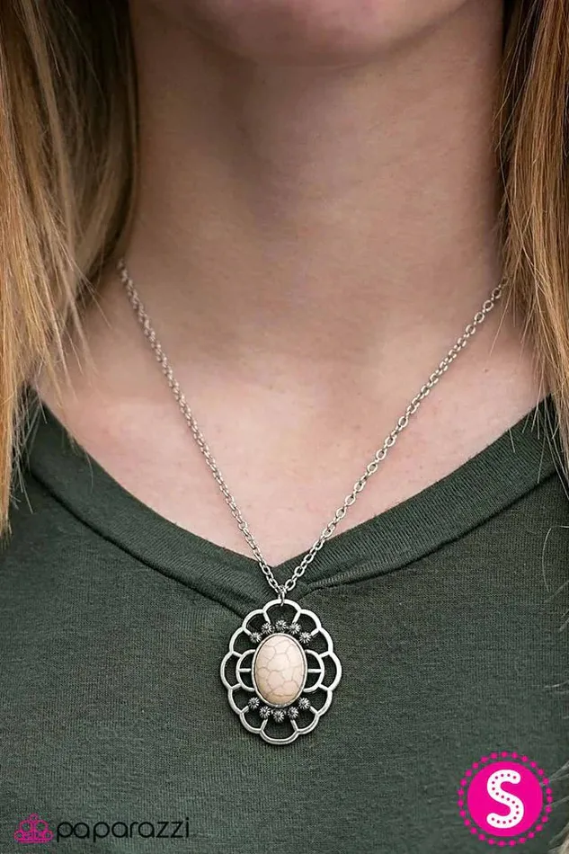 Necklaces Paparazzi Necklace Nashville Rhythm White Paparazzi Jewelry
