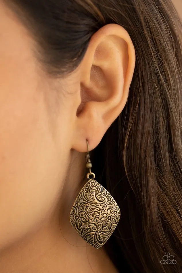 Paparazzi Jewelry Earrings Paparazzi Earring Flauntable Florals Brass
