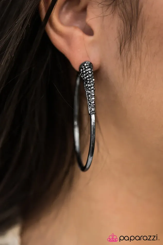 Paparazzi Jewelry Earrings Paparazzi Earring Winter Ice Black