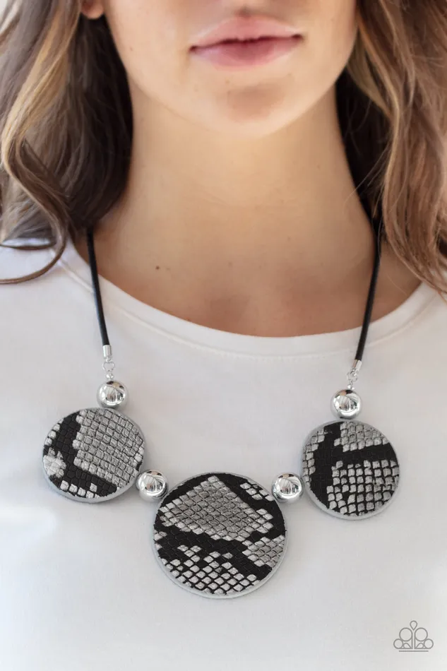 Paparazzi Jewelry Necklaces Paparazzi Necklace Viper Pit Black
