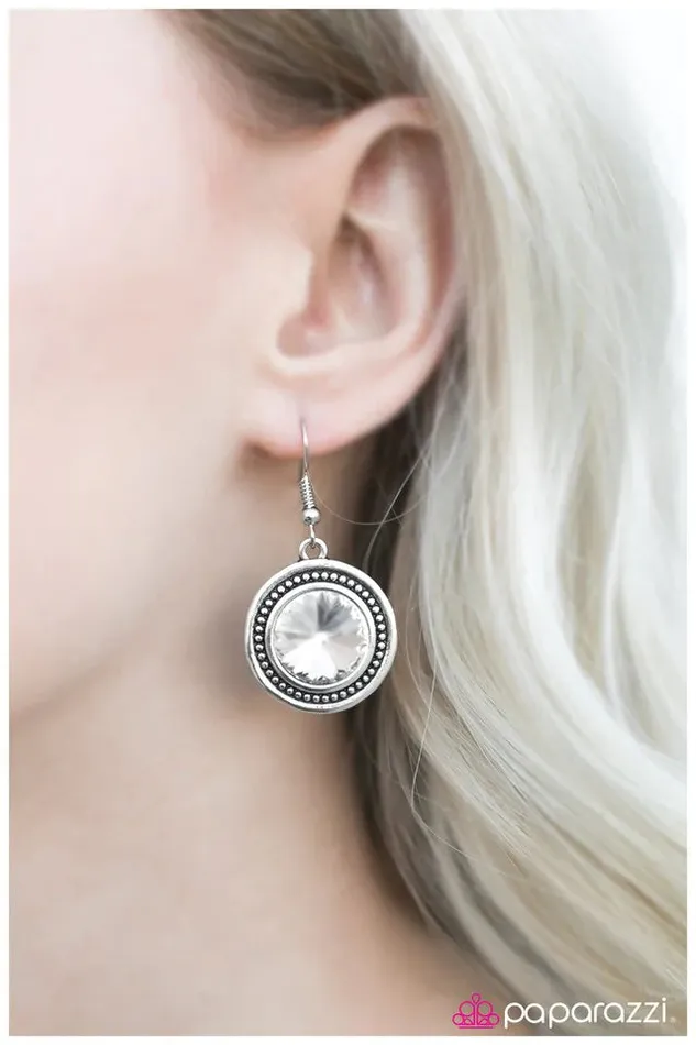 Paparazzi Jewelry Paparazzi Earring Through The Periscope White Earrings