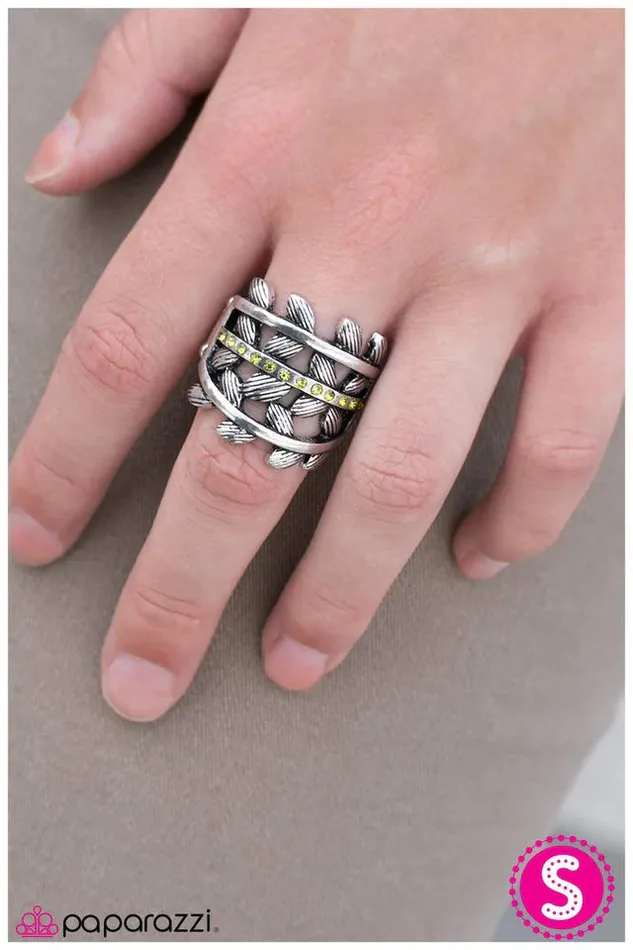 Paparazzi Jewelry Rings Paparazzi Ring The Falling Leaves Green
