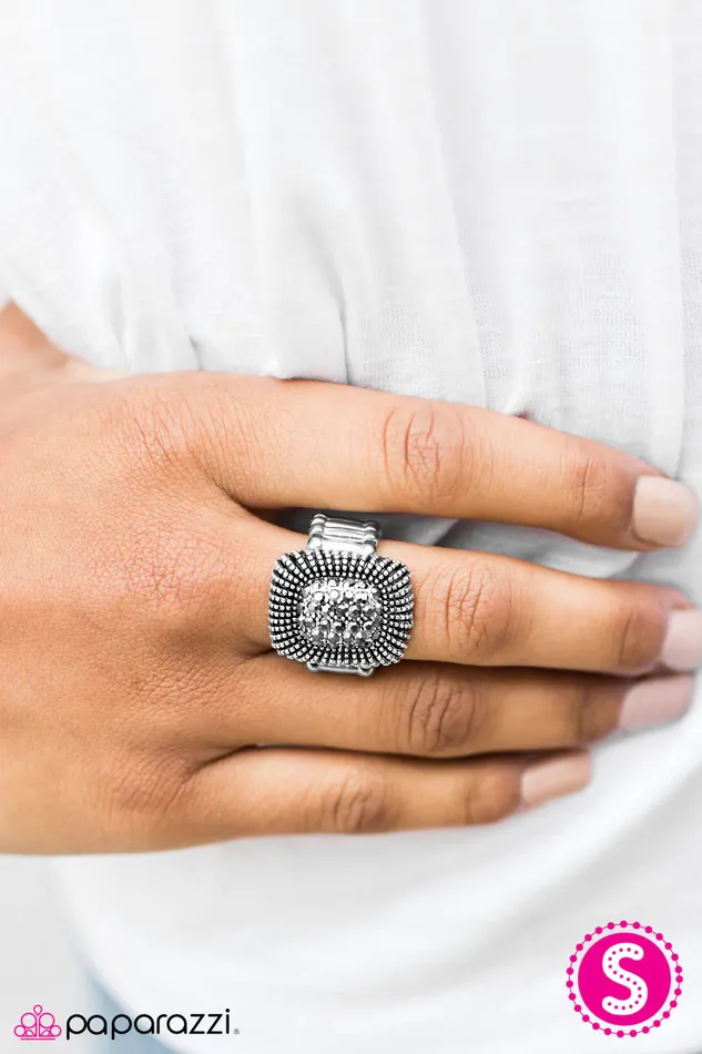 Paparazzi Ring The Picture Show Silver Paparazzi Jewelry Rings