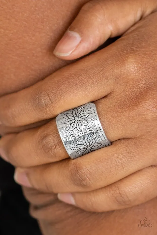 Paparazzi Ring Wild Meadows Silver Paparazzi Jewelry Rings