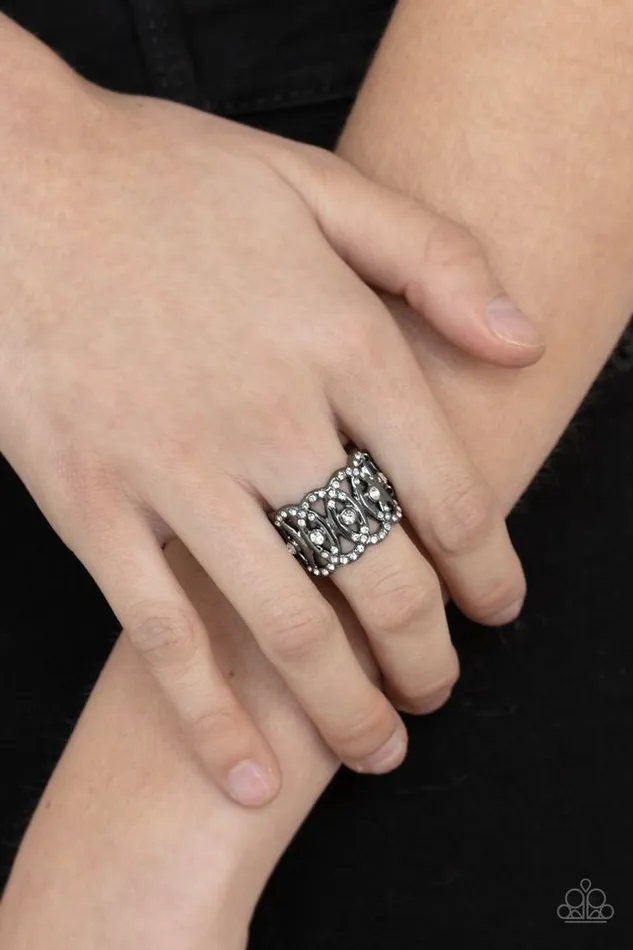 Rings Paparazzi Jewelry Paparazzi Ring OVALRuled Black