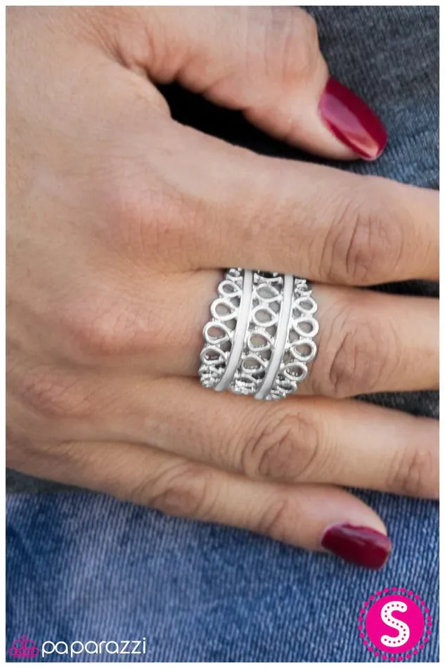Rings Paparazzi Ring Stole the Crown White Paparazzi Jewelry