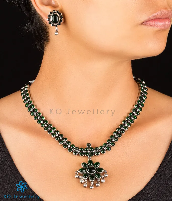 Necklaces Silversmith The Nivi Addige Silver Necklace GreenOxidised