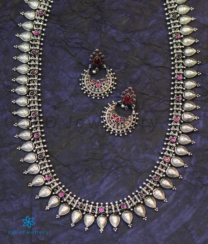 Silversmith Necklaces The Abhita Silver Kempu Necklace