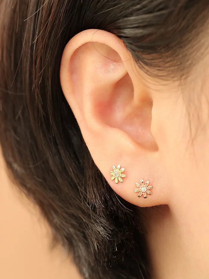 14K gold Marguerite Cubic cartilage earring 20g MinimalBijoux Earrings