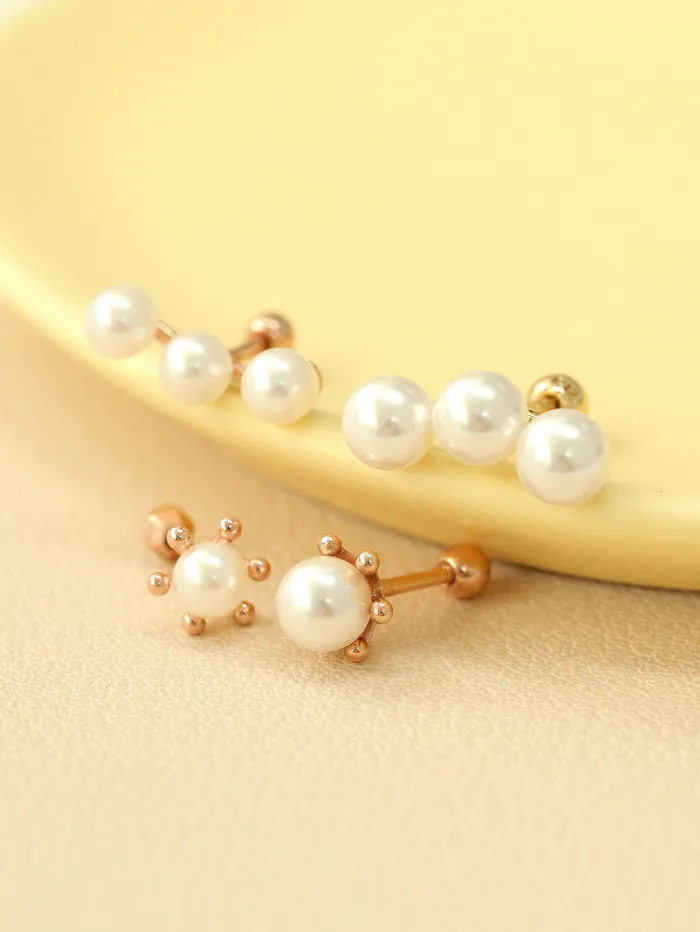 14K Gold Triple Flower Pearl Cartilage Earring 18G16G MinimalBijoux Earrings