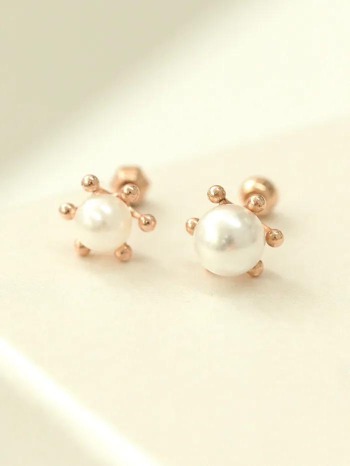 14K Gold Triple Flower Pearl Cartilage Earring 18G16G MinimalBijoux Earrings