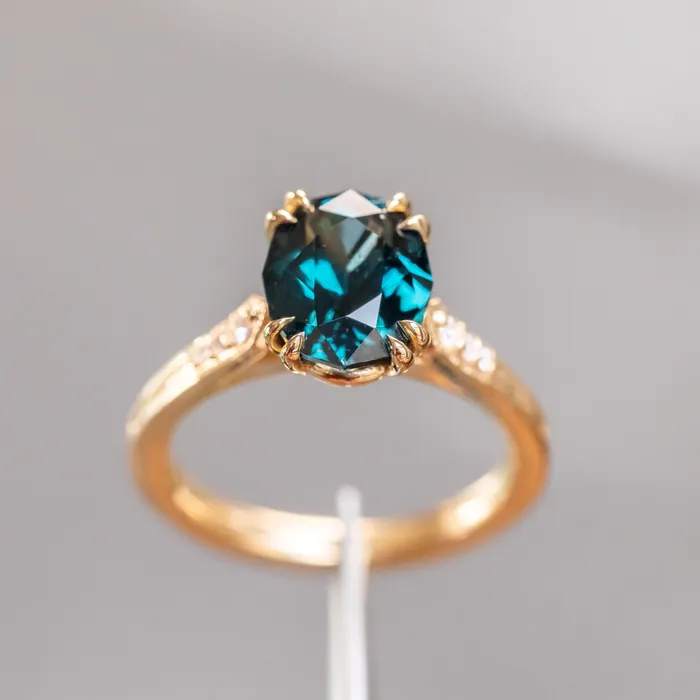 Anueva Jewelry Rings 280ct Oval Spinel Double Prong Vintage Cathedral Ring in 18k Yellow Gold