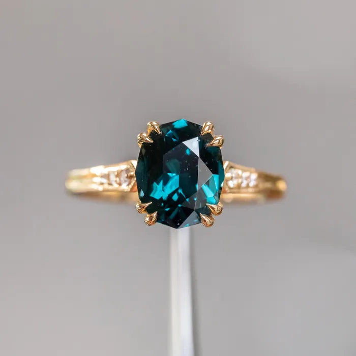 Anueva Jewelry Rings 280ct Oval Spinel Double Prong Vintage Cathedral Ring in 18k Yellow Gold