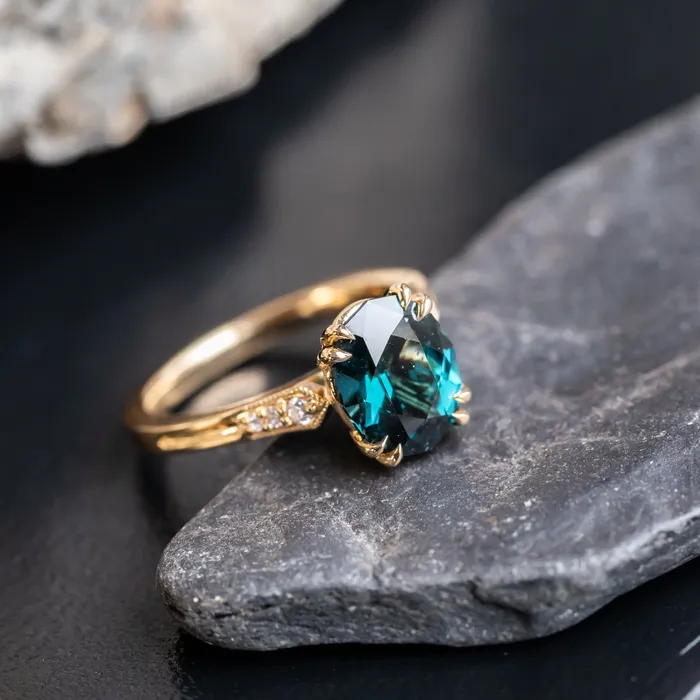 Anueva Jewelry Rings 280ct Oval Spinel Double Prong Vintage Cathedral Ring in 18k Yellow Gold