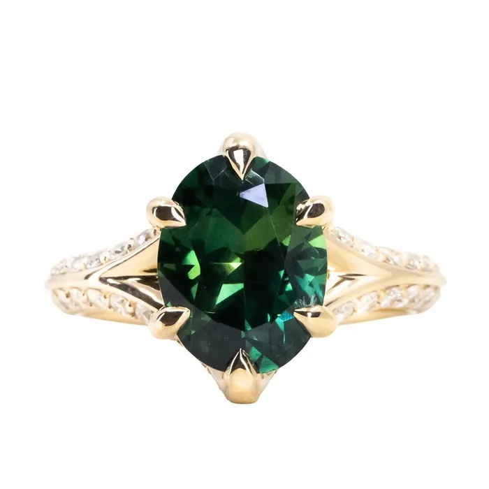 Choice Gems Co 390ct Untreated Nigerian Oval Sapphire Diamondstudded Six Prong Split Shank Knife Edge Solitaire in 18k Yellow Gold PreStyled Sets