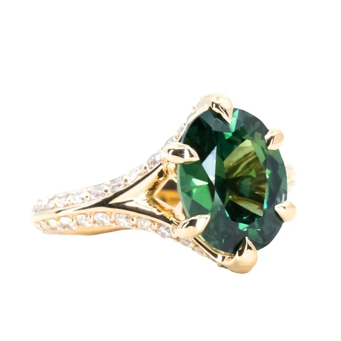 Choice Gems Co 390ct Untreated Nigerian Oval Sapphire Diamondstudded Six Prong Split Shank Knife Edge Solitaire in 18k Yellow Gold PreStyled Sets