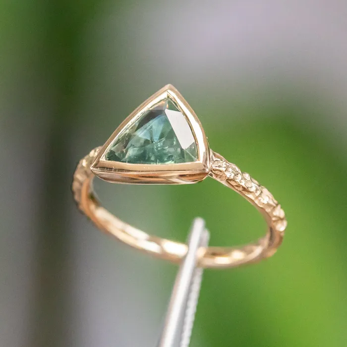 Discovery Gems Rings 124ct Geo Slice Teal Green Sapphire Evergreen Low Profile Bezel Solitaire Ring in 14k Yellow Gold