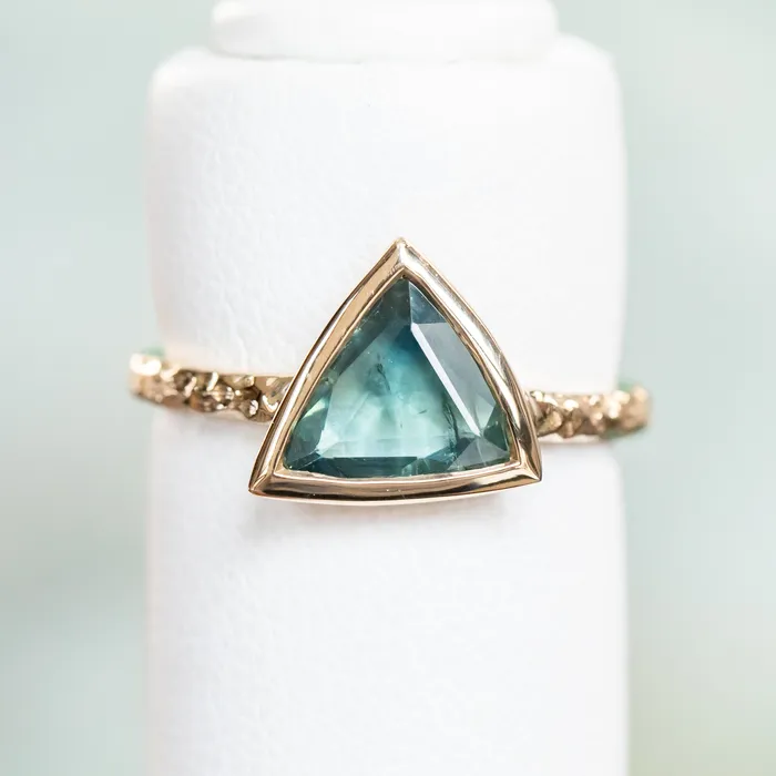 Discovery Gems Rings 124ct Geo Slice Teal Green Sapphire Evergreen Low Profile Bezel Solitaire Ring in 14k Yellow Gold
