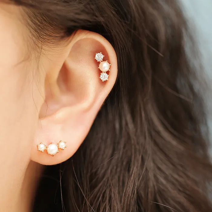 Earrings MinimalBijoux 14K Gold Crown Triple Pearl Cubic Cartilage Earring 20G18G16G