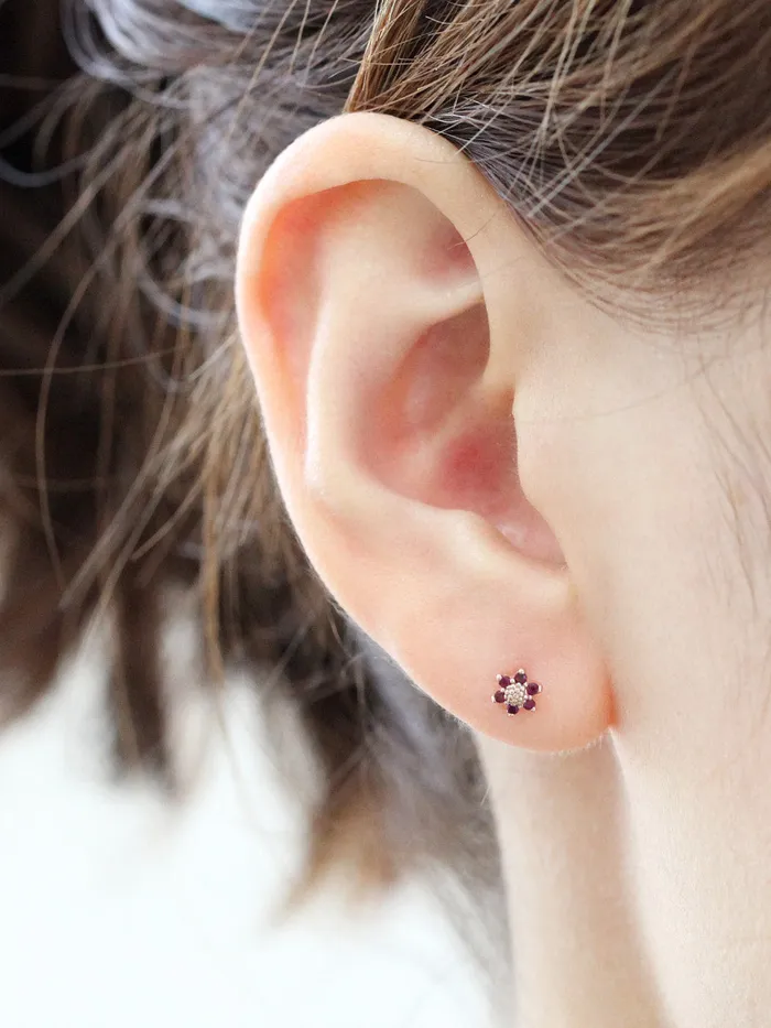 Earrings MinimalBijoux 14K Gold Mini Flower Cartilage Earring 18g16g