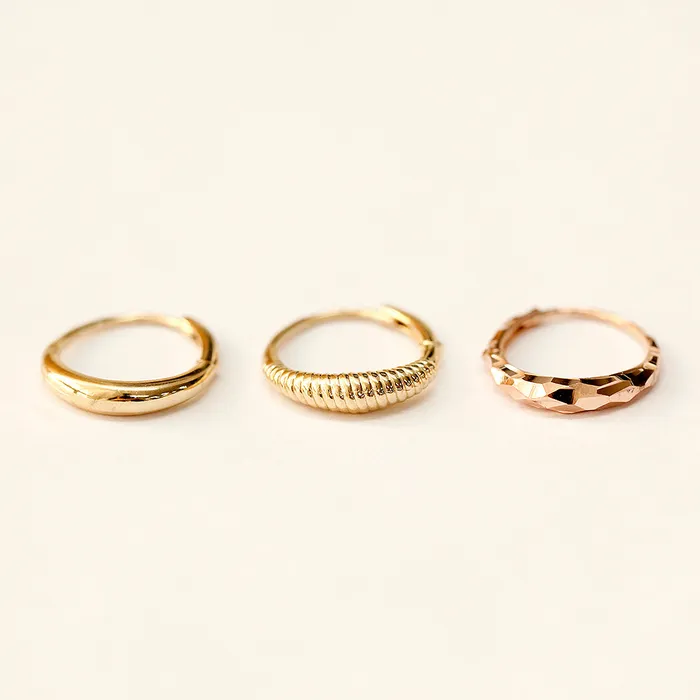 Earrings MinimalBijoux 14K Gold Oval Shape Cartilage Hoop Earring