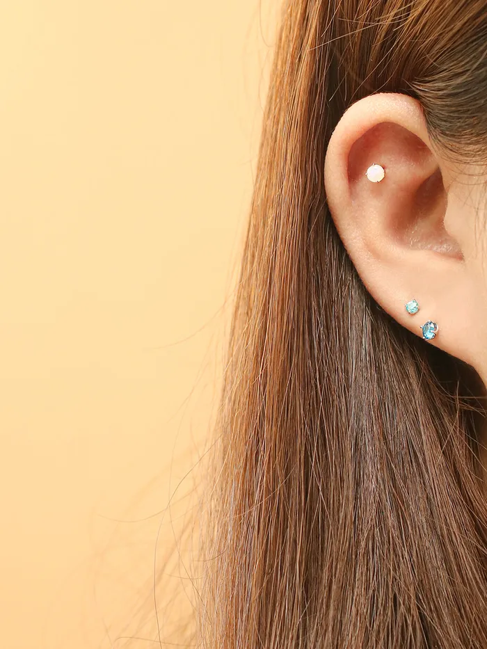 Earrings MinimalBijoux 14K Gold Royal Color Cubics Cartilage Earring 20G18G16G