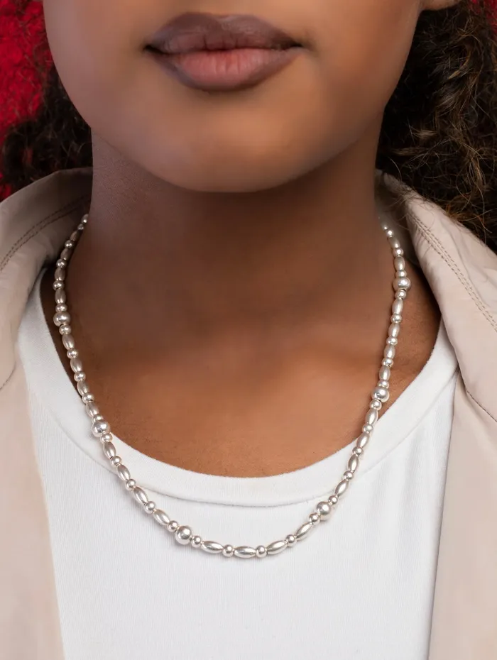 KOAY Silver Store Necklaces Silver Balls and Oval Necklace