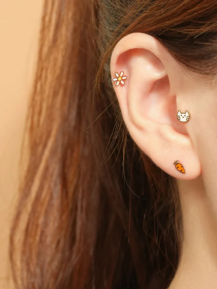 MinimalBijoux 14K Gold Enamel Mini Carrot Cartilage Earring 20G Earrings