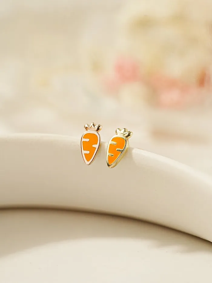 MinimalBijoux 14K Gold Enamel Mini Carrot Cartilage Earring 20G Earrings