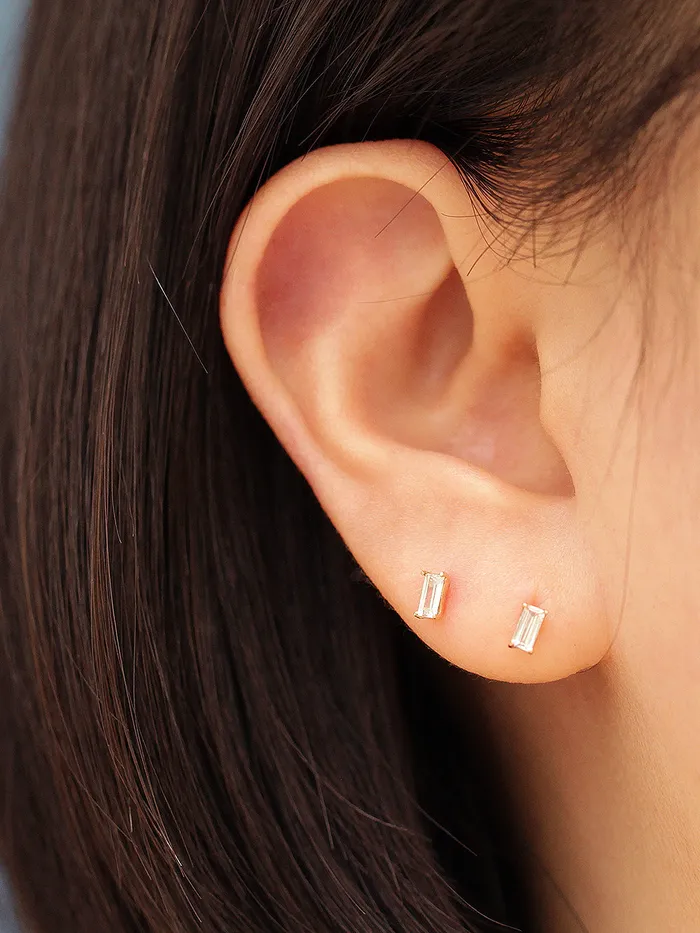 MinimalBijoux 14K gold Mini Oval Square Cubic cartilage earring 20g Earrings