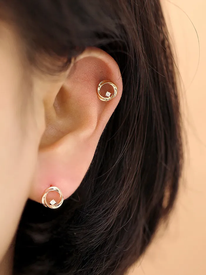 MinimalBijoux Earrings 14K Gold Circle Cubic cartilage earring 20g