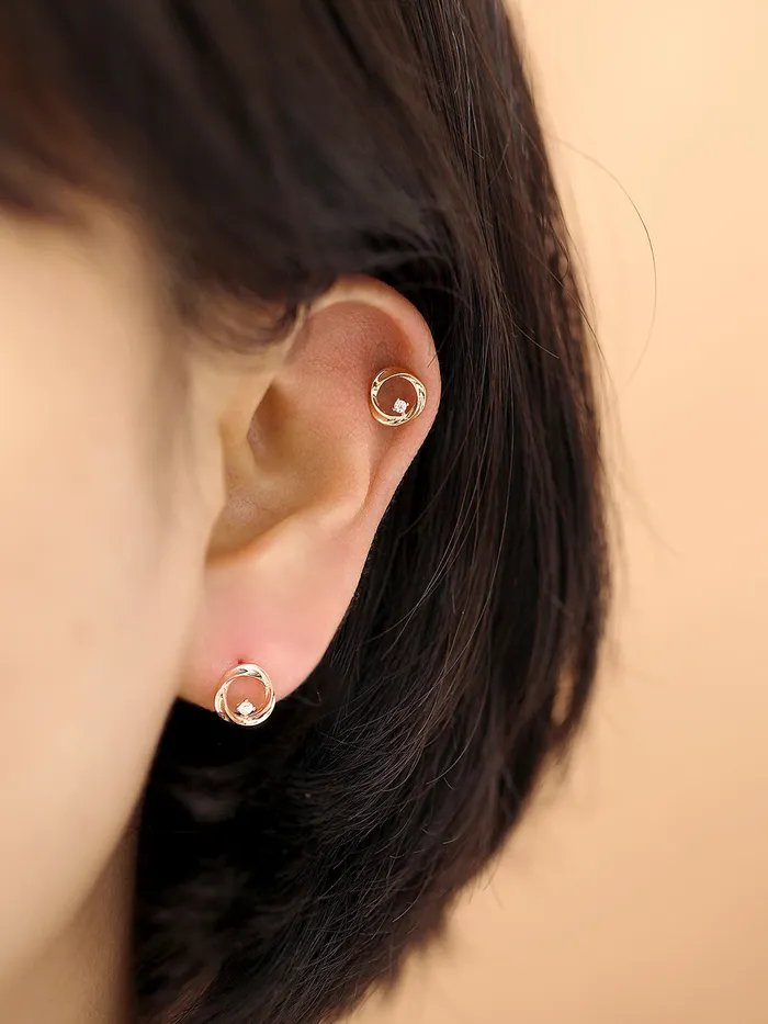 MinimalBijoux Earrings 14K Gold Circle Cubic cartilage earring 20g