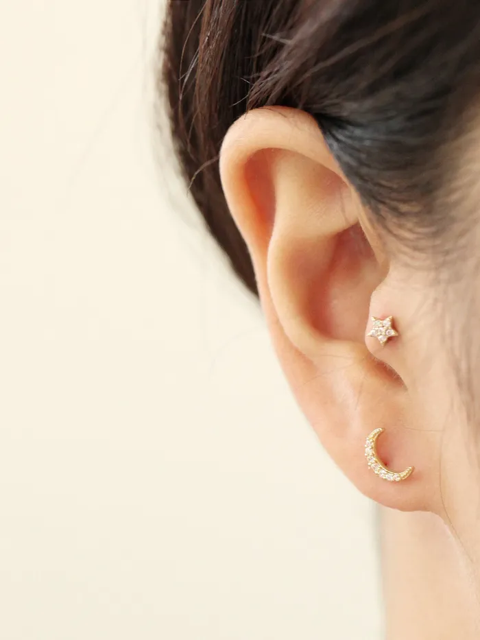 MinimalBijoux Earrings 14K gold Cubic Moon cartilage earring 20g