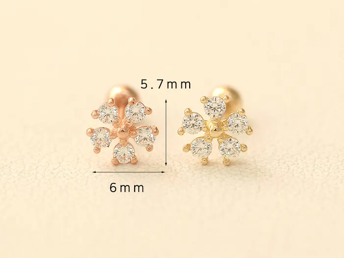 MinimalBijoux Earrings 14K gold Mini Daisy Cubic cartilage earring 20g