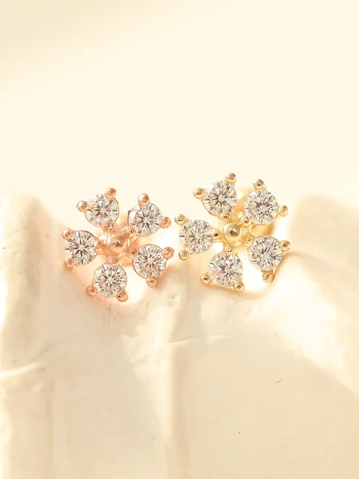 MinimalBijoux Earrings 14K gold Mini Daisy Cubic cartilage earring 20g
