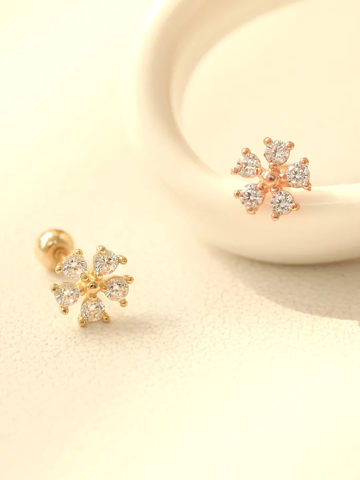 MinimalBijoux Earrings 14K gold Mini Daisy Cubic cartilage earring 20g