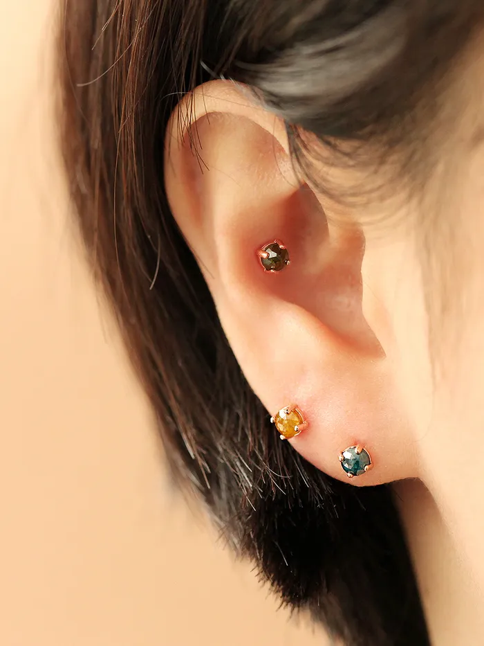 MinimalBijoux Earrings 14K Gold Rough Diamond cartilage earring 4mm 20g