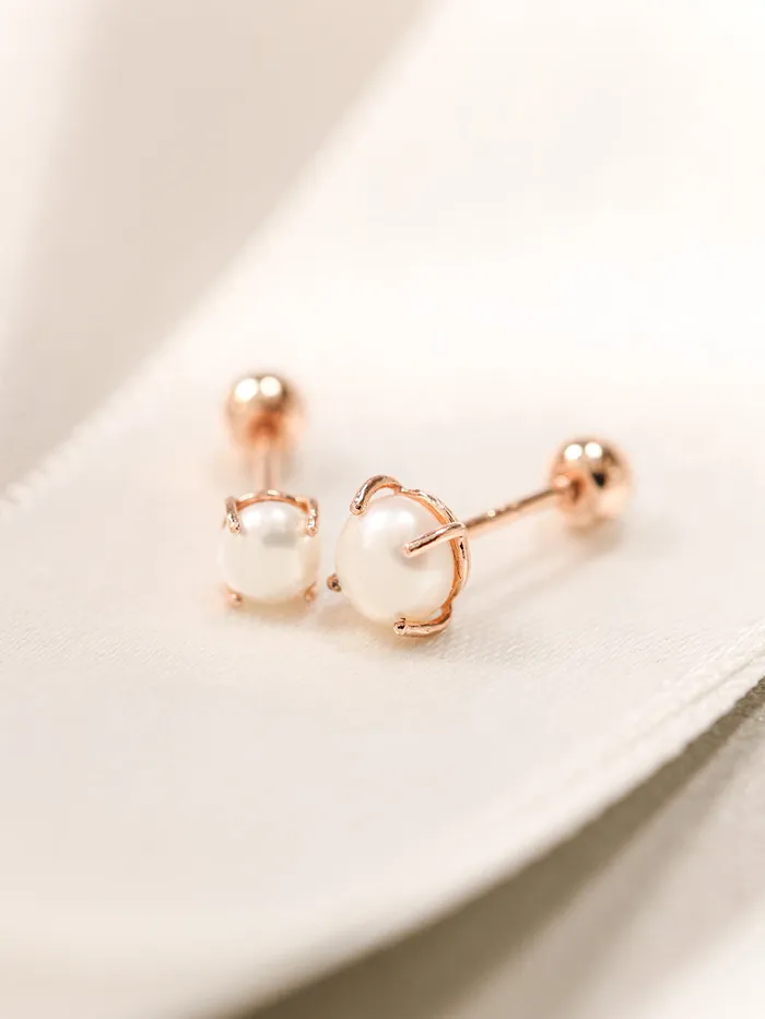 MinimalBijoux Earrings 14K Gold Simple 4 Prongs Fresh Water Pearl Piercing Earring 20G18G16G