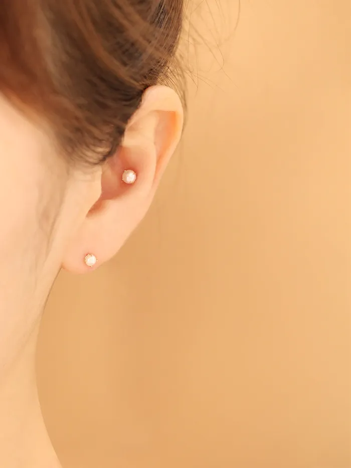 MinimalBijoux Earrings 14K Gold Simple 4 Prongs Fresh Water Pearl Piercing Earring 20G18G16G