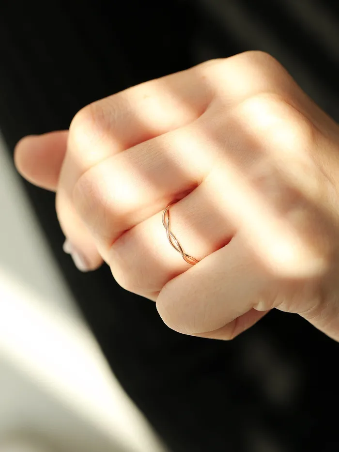 MinimalBijoux Rings 14K 18K Gold Twist Ring