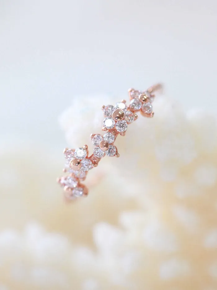 MinimalBijoux Rings 14K Flower Cubic Ring