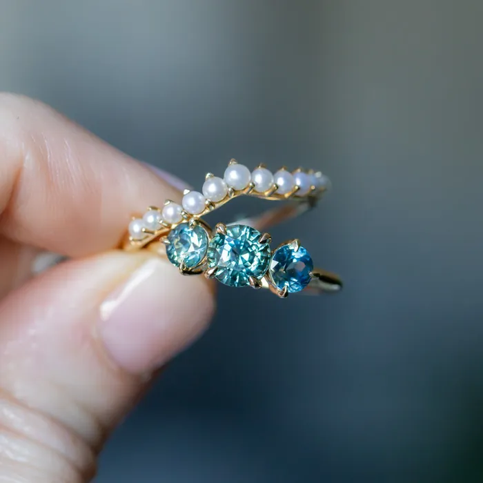 Nashan Rings 108ct Ocean Blue Sapphire Prong Set Three Stone Ring in 14k Yellow Gold