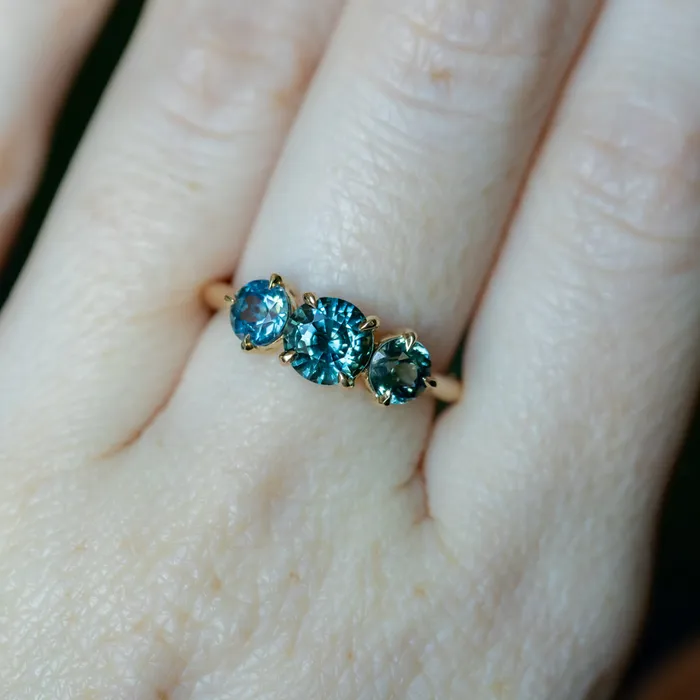 Nashan Rings 108ct Ocean Blue Sapphire Prong Set Three Stone Ring in 14k Yellow Gold