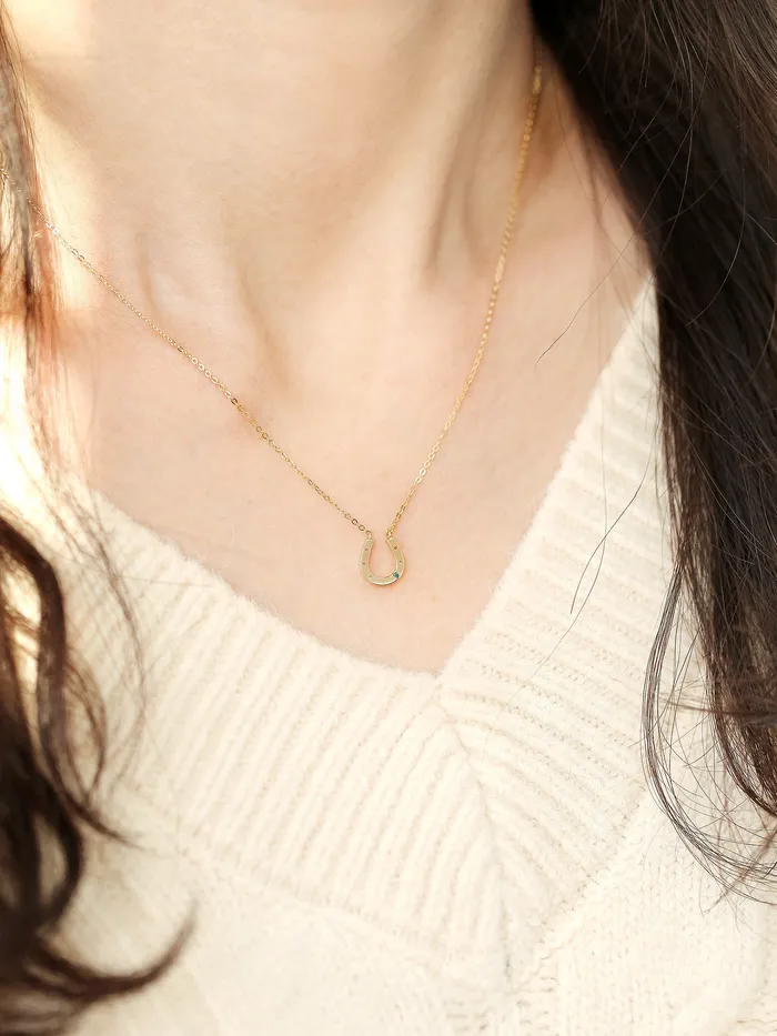 Necklaces MinimalBijoux 14K 18K Gold Blue Diamond Horses Hoof Necklace