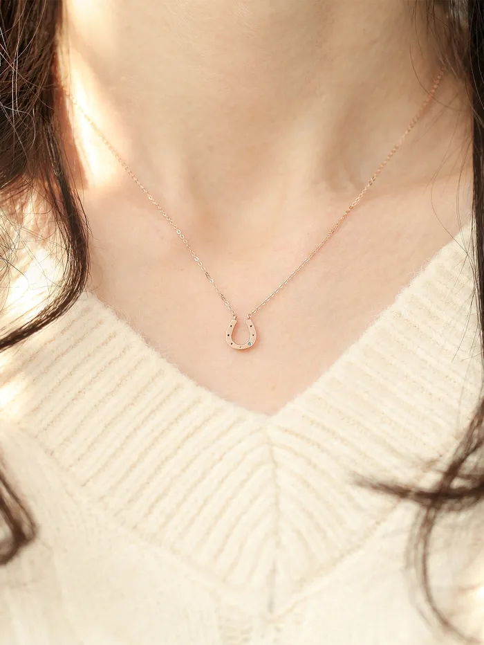 Necklaces MinimalBijoux 14K 18K Gold Blue Diamond Horses Hoof Necklace